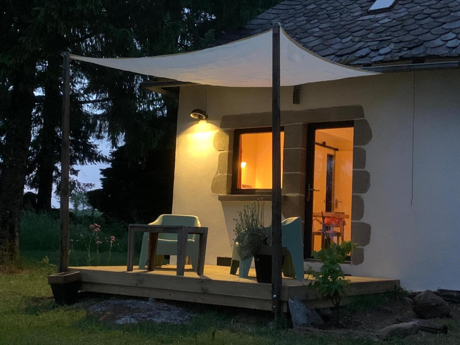 Aux Logis De Fonfroide Chez Mylene & David Bed & Breakfast Marcoles Bagian luar foto