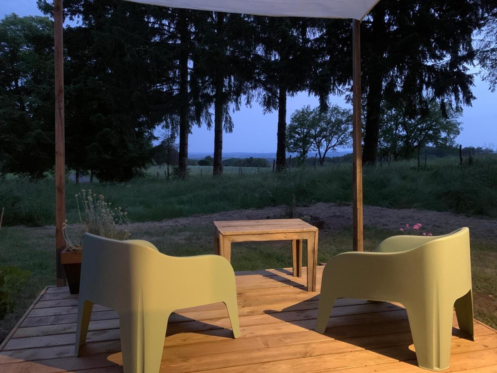 Aux Logis De Fonfroide Chez Mylene & David Bed & Breakfast Marcoles Bagian luar foto