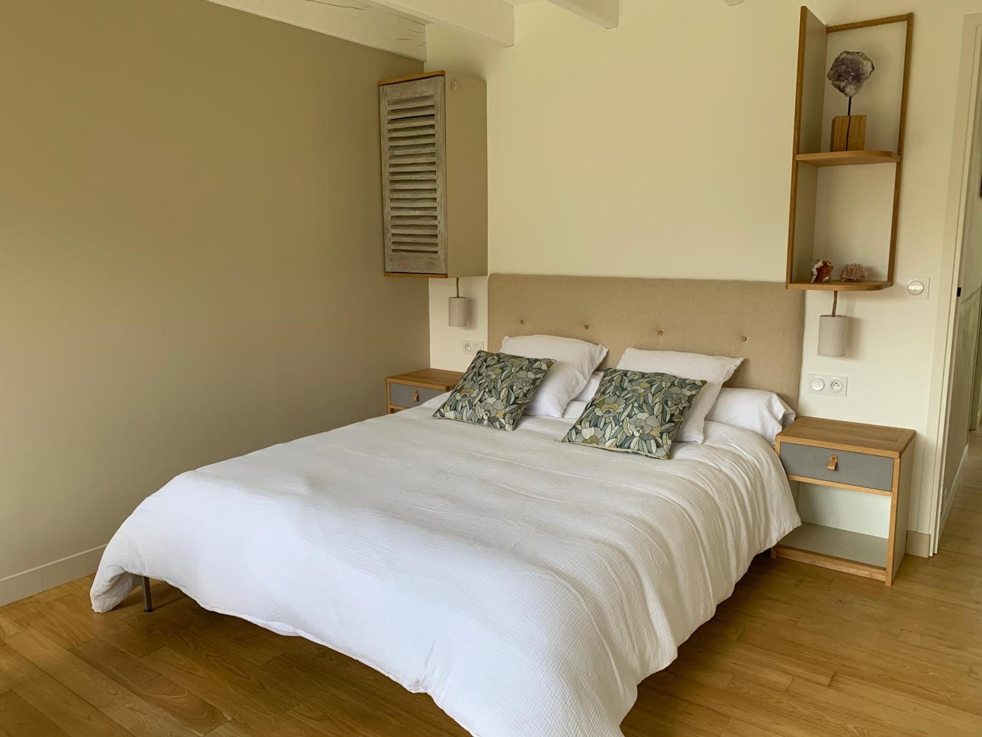 Aux Logis De Fonfroide Chez Mylene & David Bed & Breakfast Marcoles Bagian luar foto